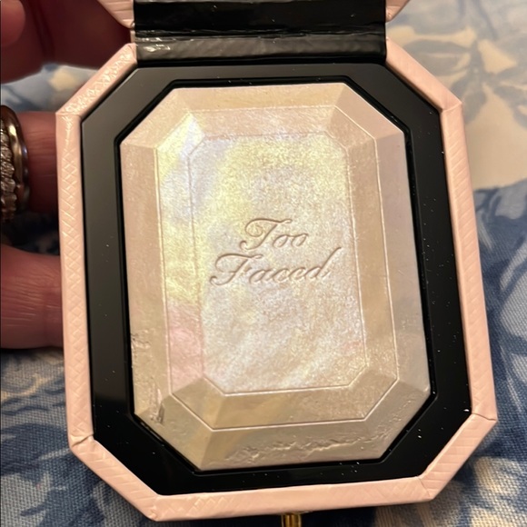Too Faced Diamond Fire Highlighters - Picture 5 of 8
